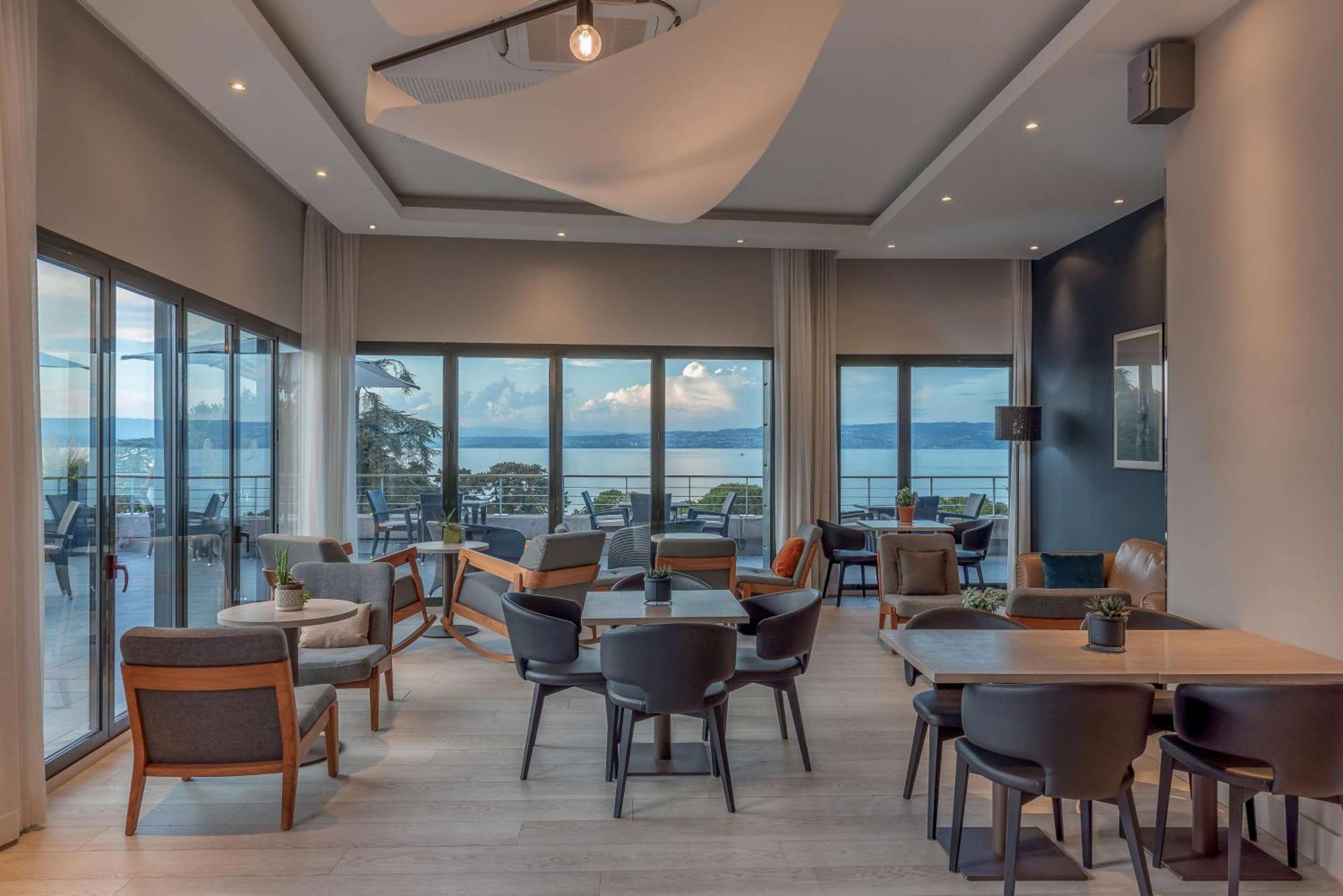 Hilton Evian Les Bains Hotel Exterior foto
