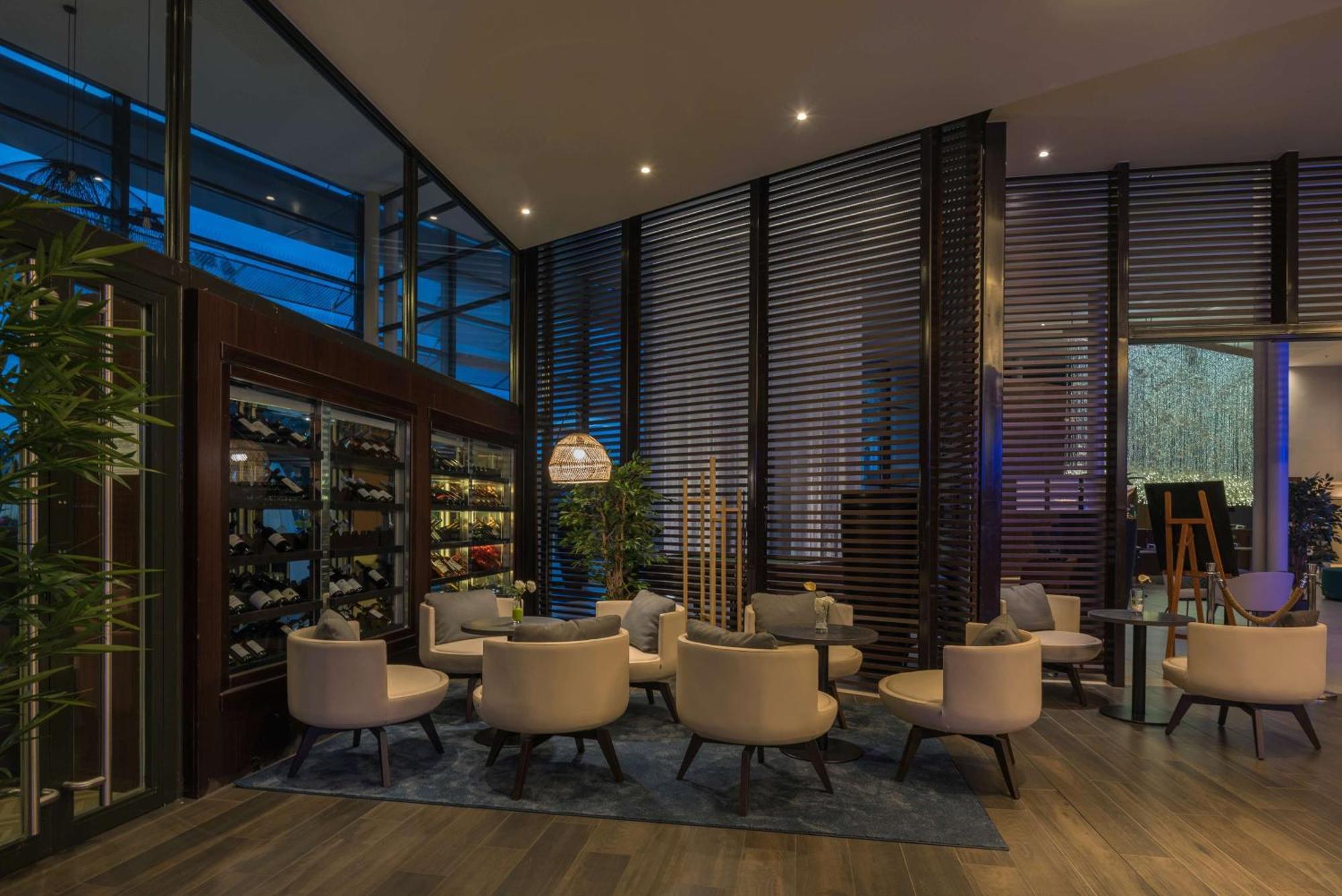 Hilton Evian Les Bains Hotel Exterior foto