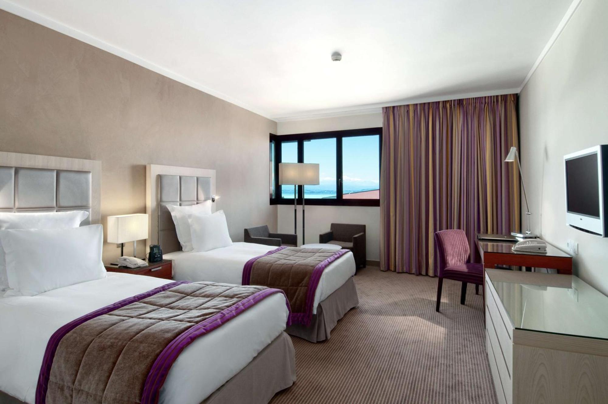 Hilton Evian Les Bains Hotel Exterior foto