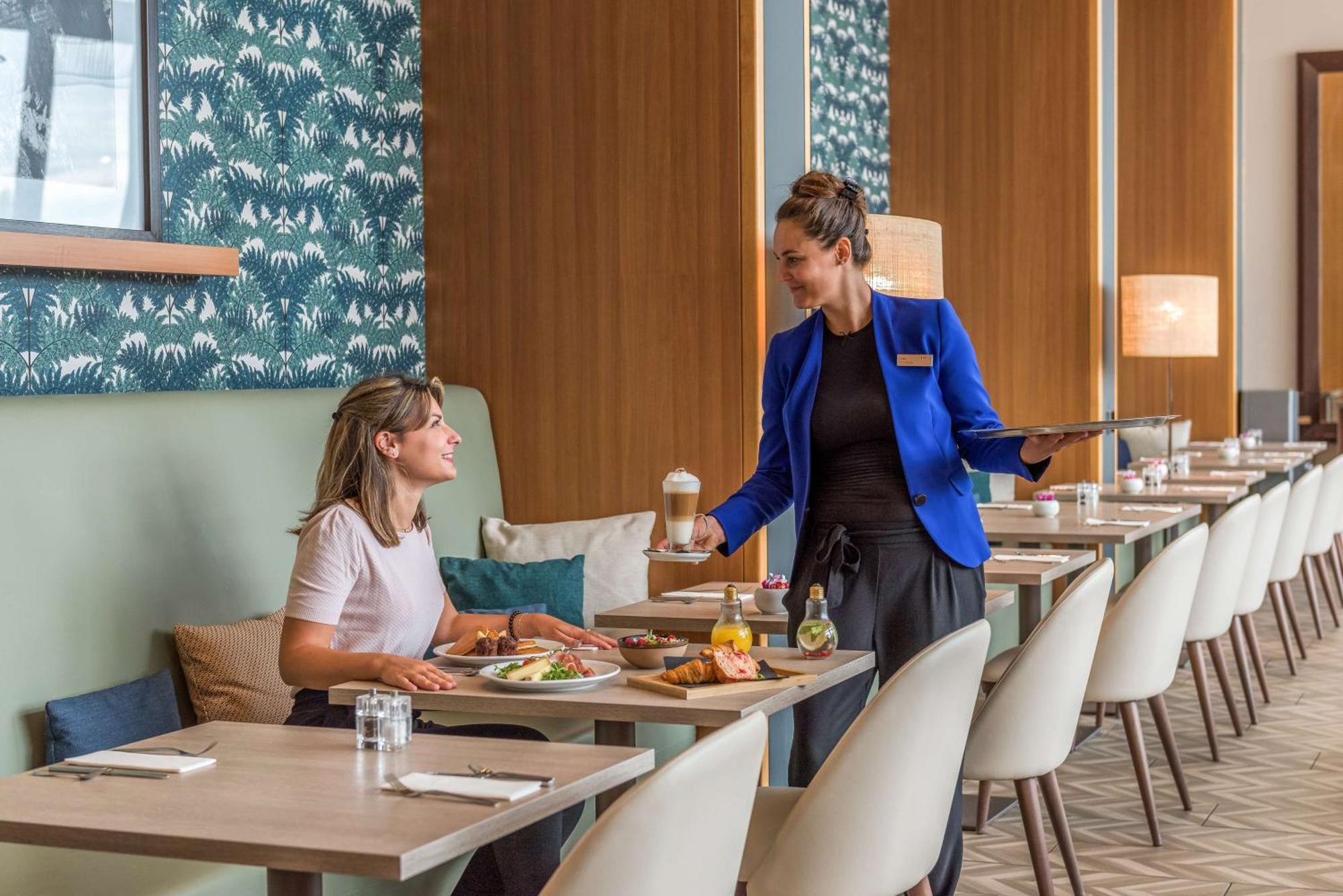Hilton Evian Les Bains Hotel Exterior foto
